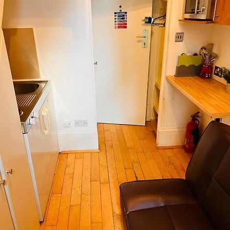 F10- Mezzanine 1St Floor Flat Fits 3 Near Paddington Lejlighed London Eksteriør billede