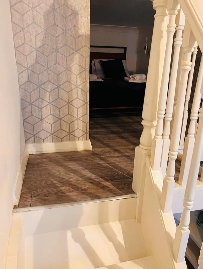 F10- Mezzanine 1St Floor Flat Fits 3 Near Paddington Lejlighed London Eksteriør billede